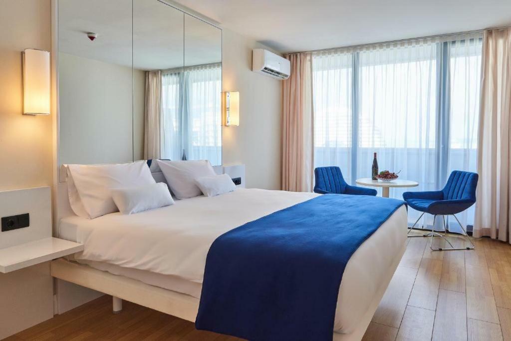 Deluxe Hotel Room In The Heart Of Batumi Orbi City A Block Eksteriør bilde